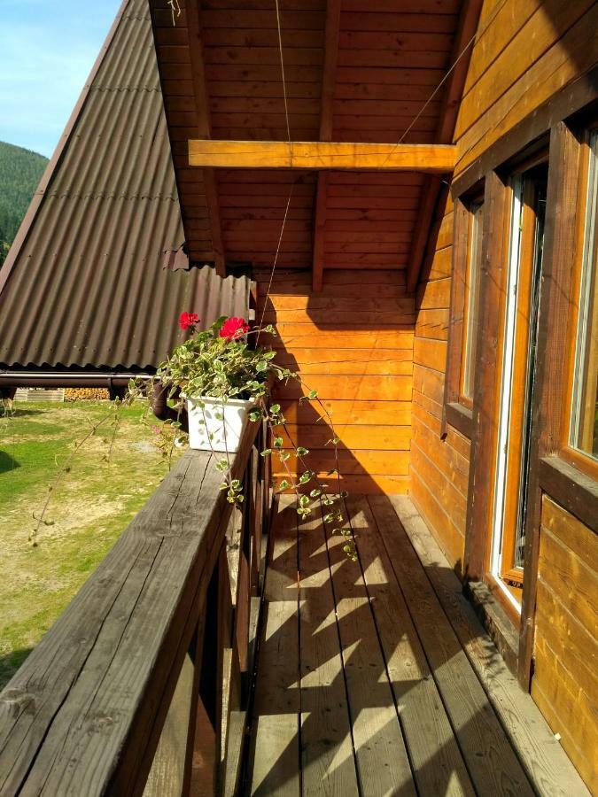 Садиба Гуцульський Двір Vorochta Exteriör bild